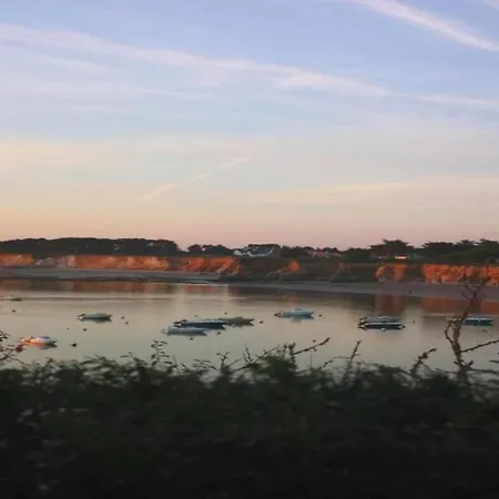 Peaceful Near The Beach, Cleaning Included *