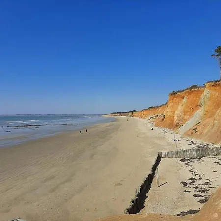 Peaceful Near The Beach, Cleaning Included Holiday home *