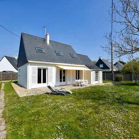 Peaceful Near The Beach, Cleaning Included Holiday home